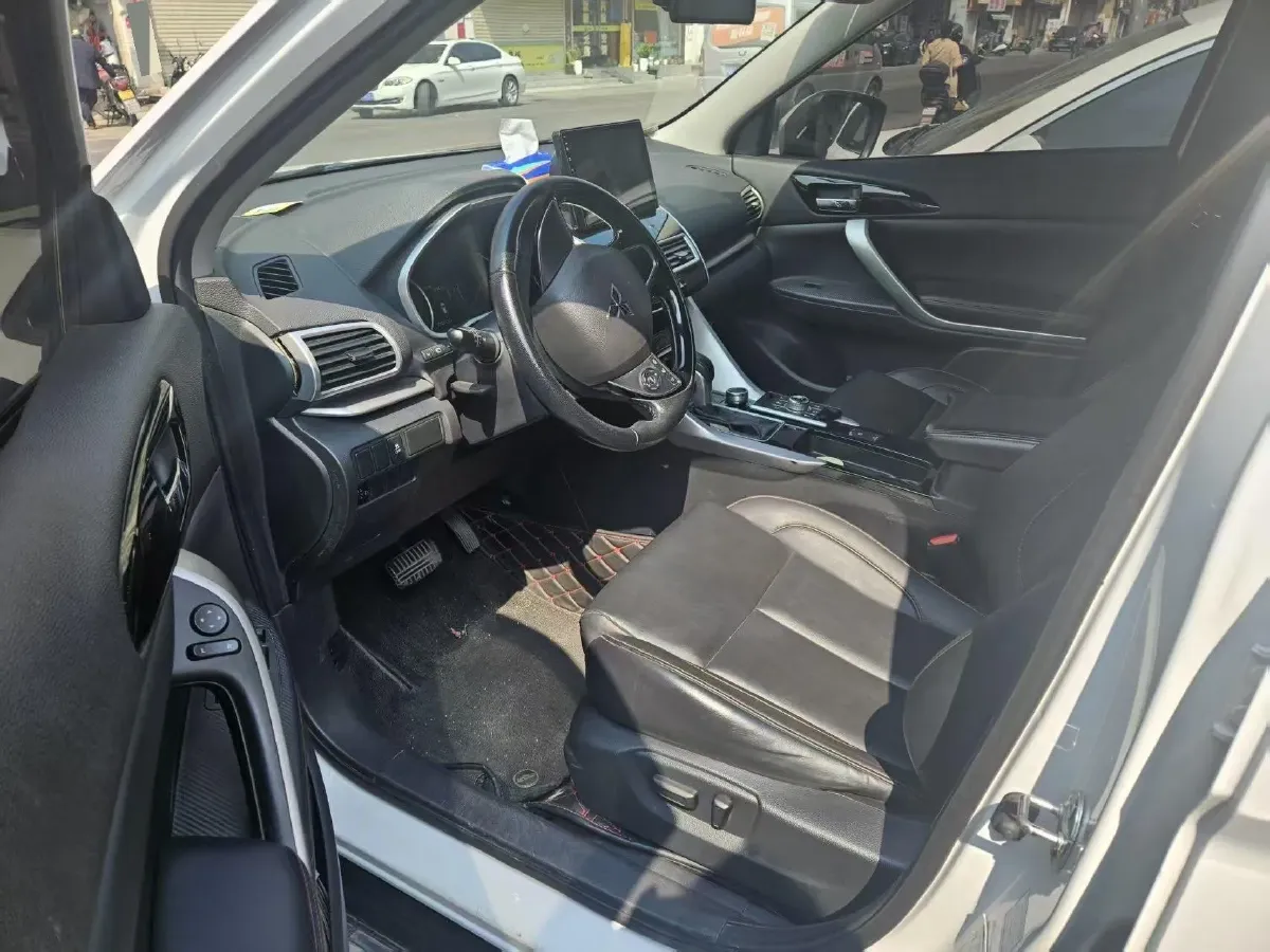 2021 Mitsubishi Eclipse Cross 1.5T 170HP L4 CVT,autocango,china used car exporter,china ev exporter,chinese used car exporter,chinese used ev exporter