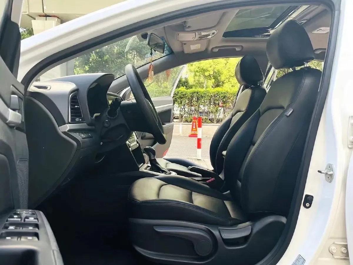 2016 Hyundai Elantra 1.6L 130HP L4 6AT,autocango,china used car exporter,china ev exporter,chinese used car exporter,chinese used ev exporter