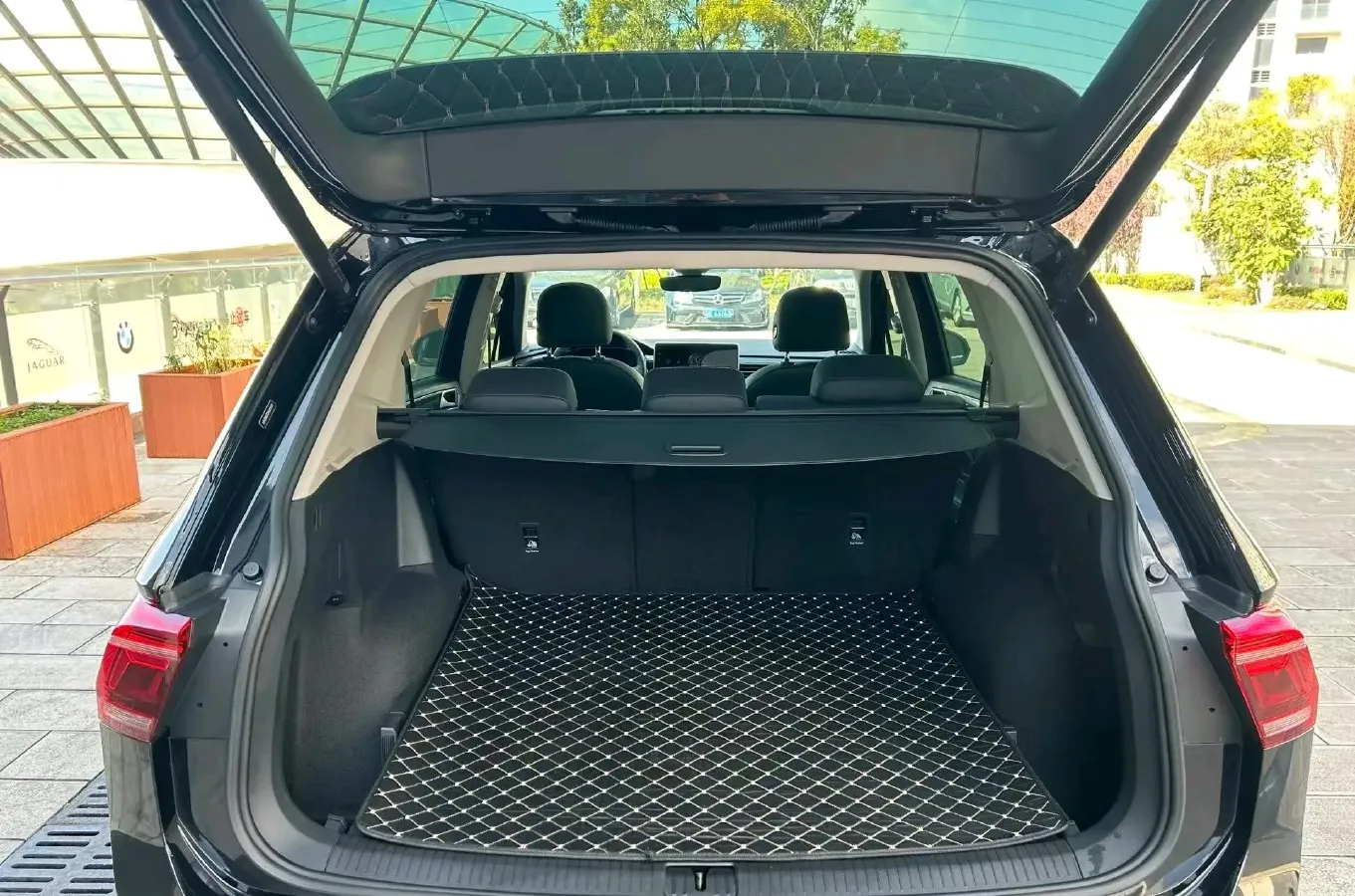 2023 Volkswagen Tiguan L 2.0T 186HP L4 7DCT,autocango,china used car exporter,china ev exporter,chinese used car exporter,chinese used ev exporter