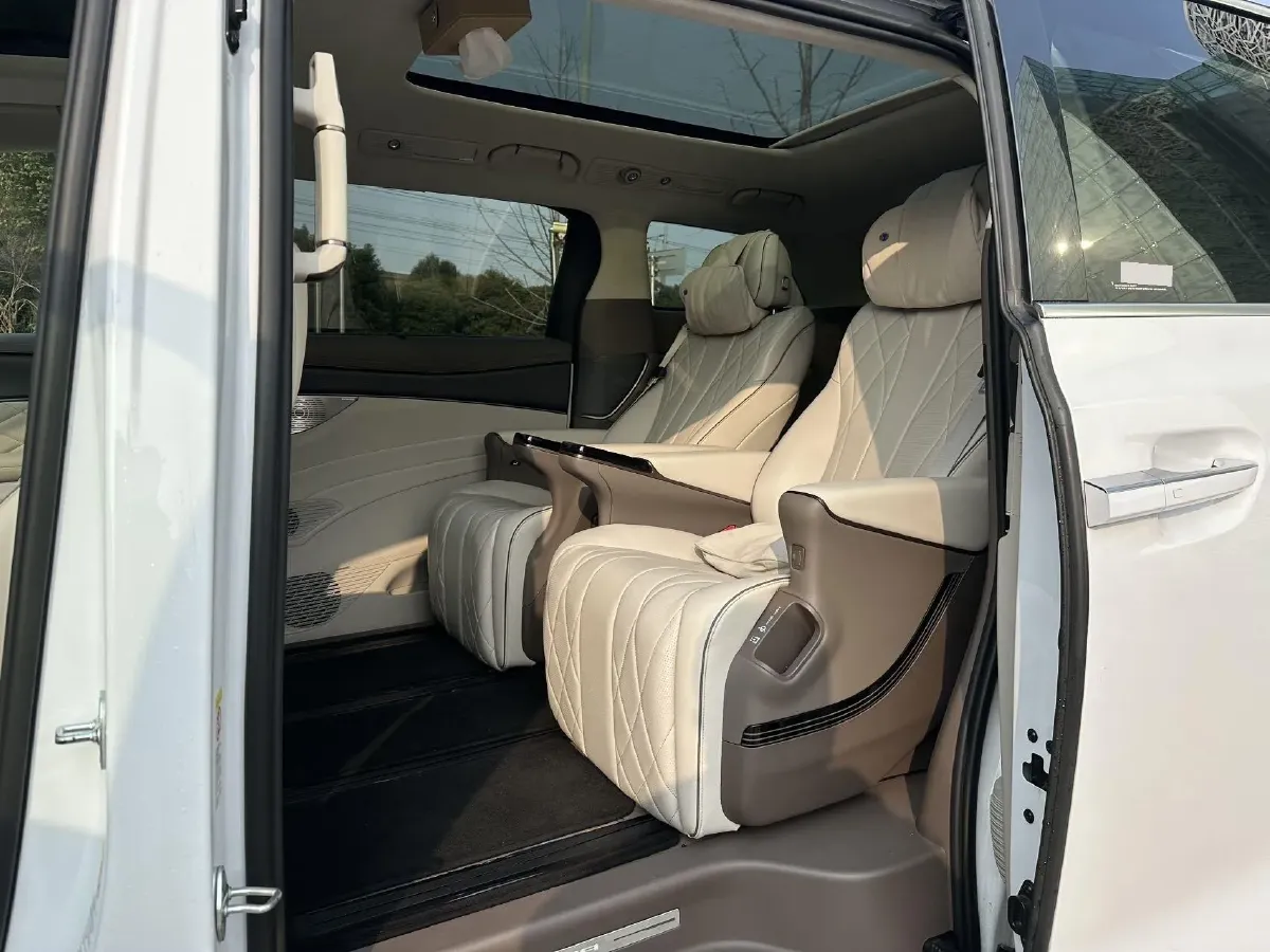 2022 Jaguar XFL 2.0T 250HP L4 8AT,autocango,china used car exporter,china ev exporter,chinese used car exporter,chinese used ev exporter