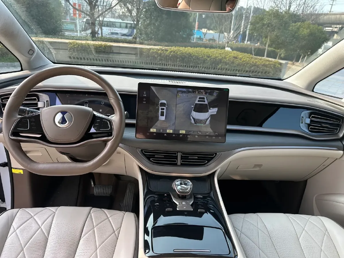 2022 Jaguar XFL 2.0T 250HP L4 8AT,autocango,china used car exporter,china ev exporter,chinese used car exporter,chinese used ev exporter