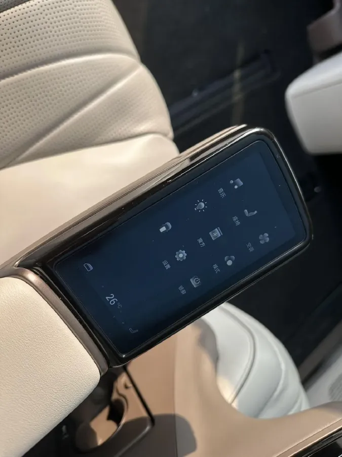 2022 Jaguar XFL 2.0T 250HP L4 8AT,autocango,china used car exporter,china ev exporter,chinese used car exporter,chinese used ev exporter