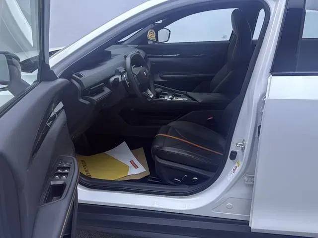 2023 ChangAn UNI-V 1.5T 188HP L4 7DCT,autocango,china used car exporter,china ev exporter,chinese used car exporter,chinese used ev exporter