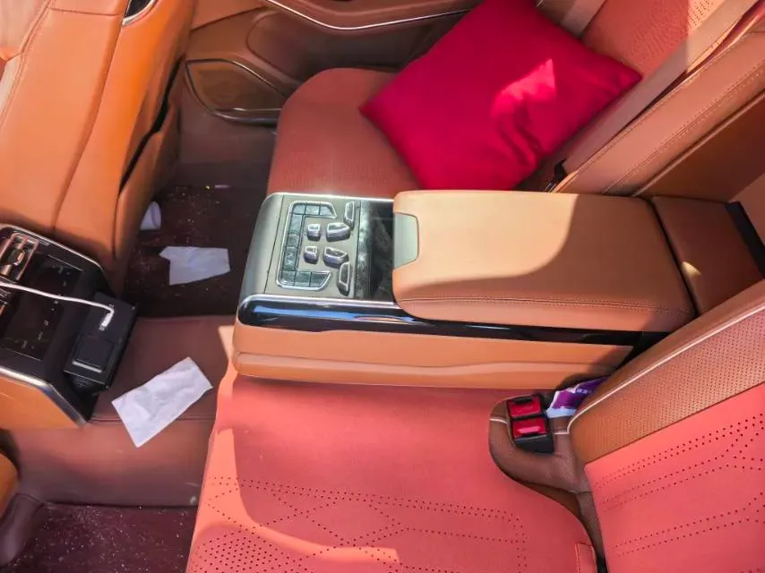 2020 HongQi H9 2.0T 252HP L4 7DCT,autocango,china used car exporter,china ev exporter,chinese used car exporter,chinese used ev exporter