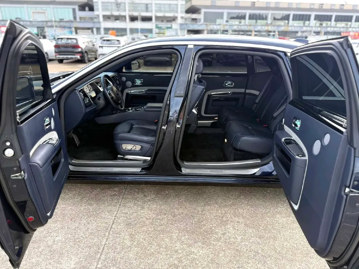 2018 Rolls-Royce Ghost 6.6T 571HP V12 8AT,autocango,china used car exporter,china ev exporter,chinese used car exporter,chinese used ev exporter