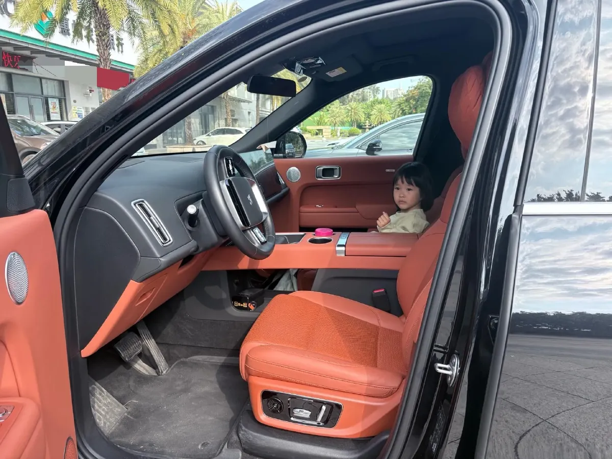 2024 Toyota Granvia 2.5L 189HP L4 E-CVT Hybrid,autocango,china used car exporter,china ev exporter,chinese used car exporter,chinese used ev exporter