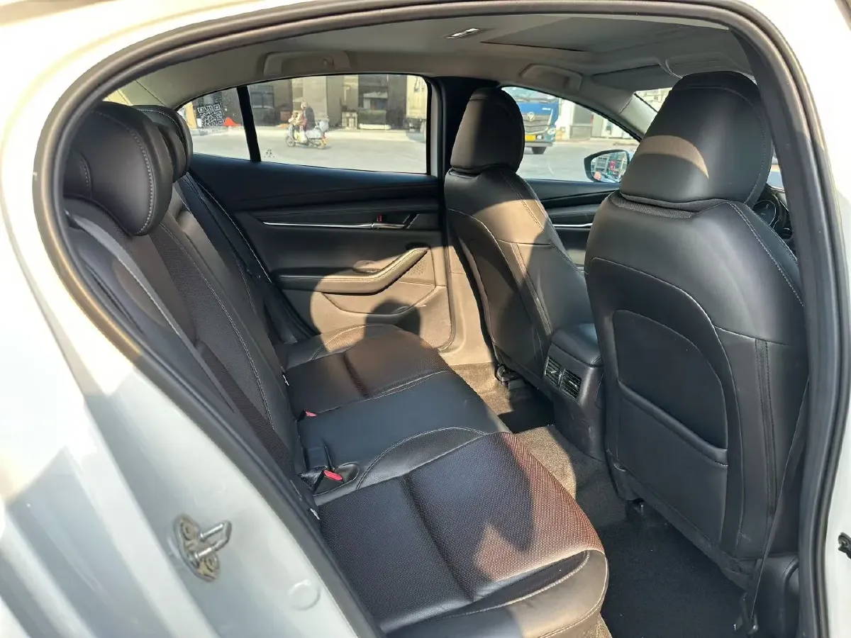 2022 Mazda 3 Axela 2.0L 158HP L4 6AT,autocango,china used car exporter,china ev exporter,chinese used car exporter,chinese used ev exporter