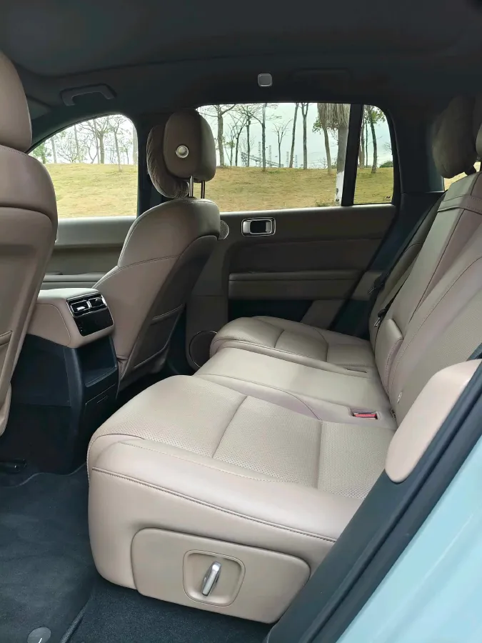 2025 Li L6 Range Extended 154HP L4 REEV,autocango,china used car exporter,china ev exporter,chinese used car exporter,chinese used ev exporter