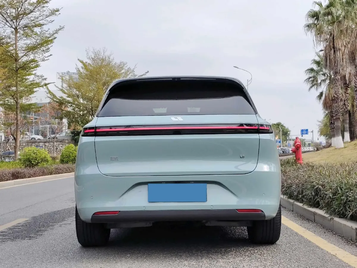 2025 Li L6 Range Extended 154HP L4 REEV,autocango,china used car exporter,china ev exporter,chinese used car exporter,chinese used ev exporter