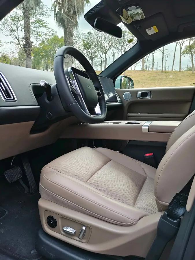 2025 Li L6 Range Extended 154HP L4 REEV,autocango,china used car exporter,china ev exporter,chinese used car exporter,chinese used ev exporter