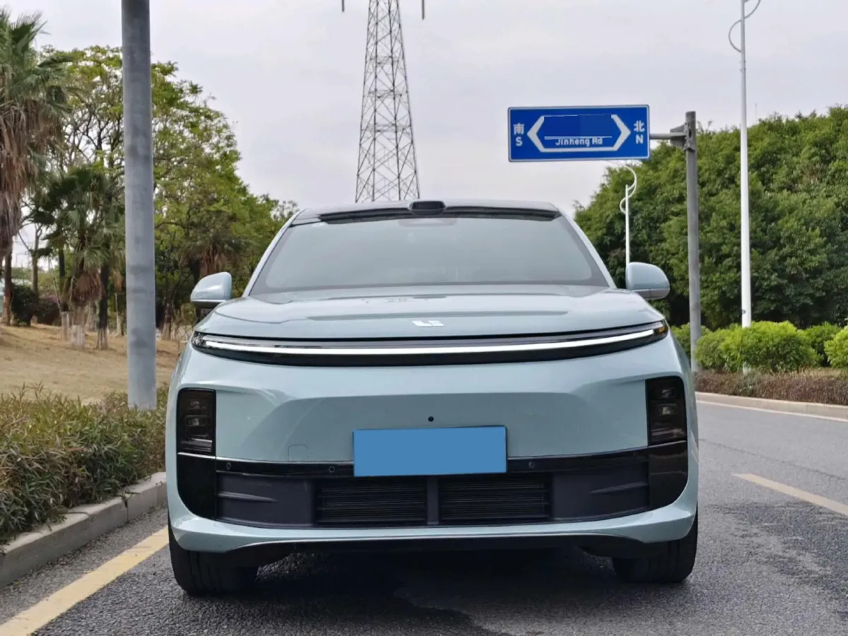 2025 Li L6 Range Extended 154HP L4 REEV,autocango,china used car exporter,china ev exporter,chinese used car exporter,chinese used ev exporter