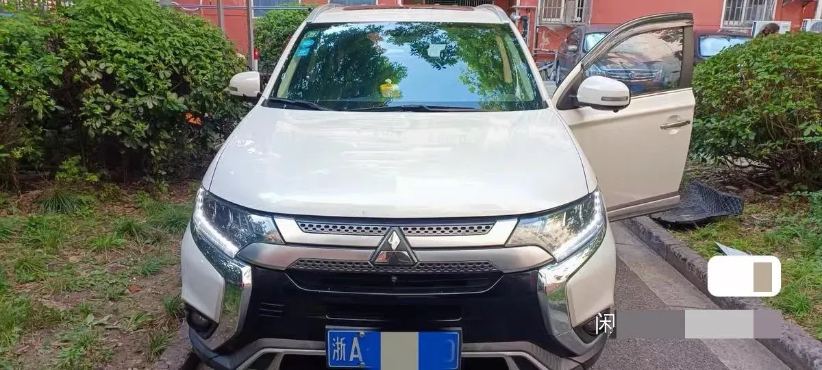 2019 Mitsubishi Outlander 2.4L 192HP L4 CVT,autocango,china used car exporter,china ev exporter,chinese used car exporter,chinese used ev exporter
