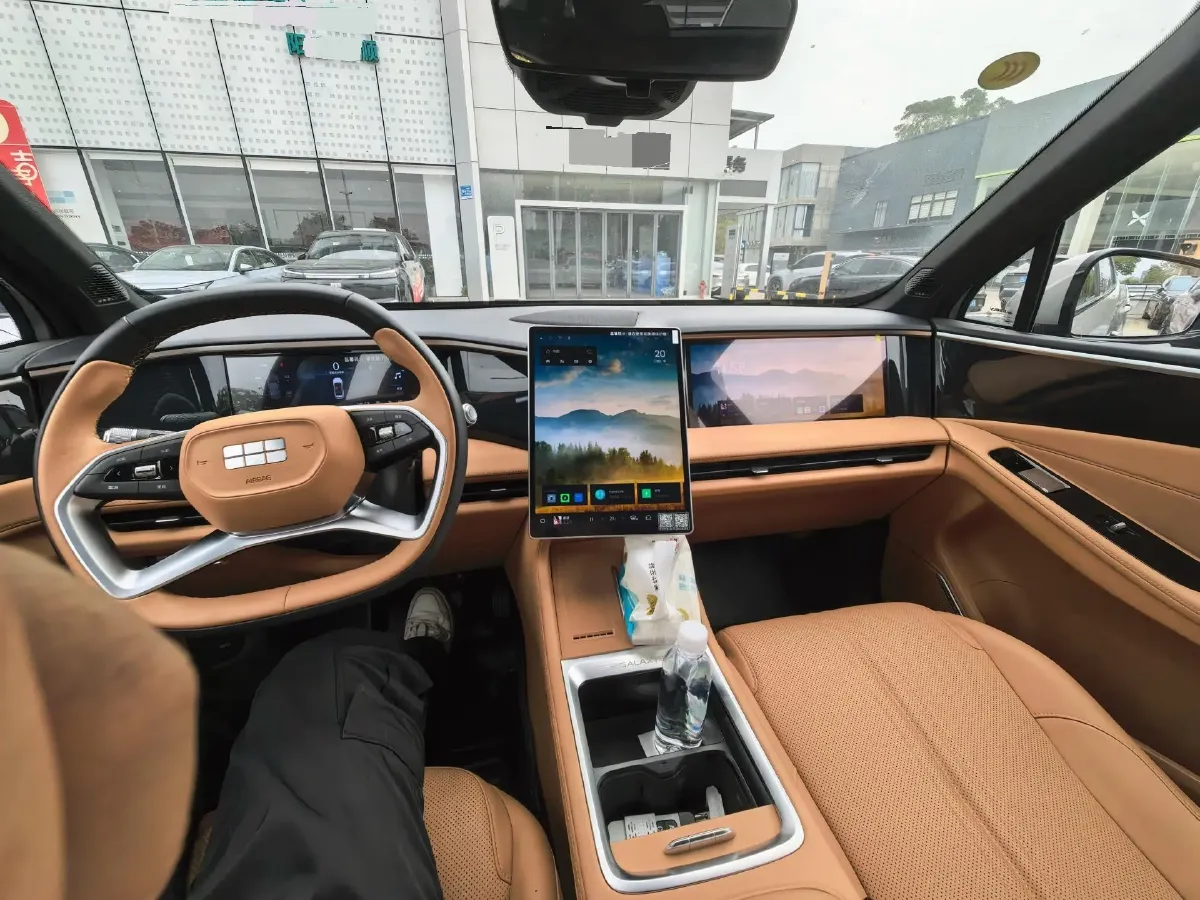 2025 Geely Galaxy L7 1.5L 112HP L4 1DHT PHEV 18.4KWH,autocango,china used car exporter,china ev exporter,chinese used car exporter,chinese used ev exporter