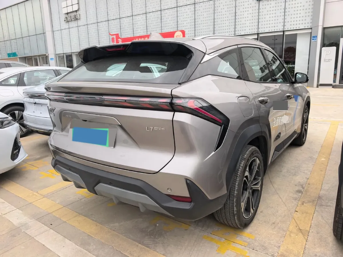 2025 Geely Galaxy L7 1.5L 112HP L4 1DHT PHEV 18.4KWH,autocango,china used car exporter,china ev exporter,chinese used car exporter,chinese used ev exporter