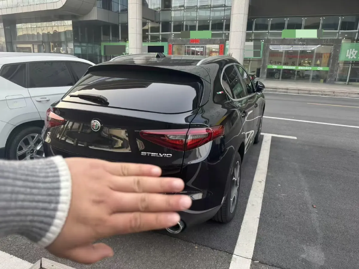 2020 Alfa Romeo Stelvio 2.0T 280HP L4 8AT,autocango,china used car exporter,china ev exporter,chinese used car exporter,chinese used ev exporter