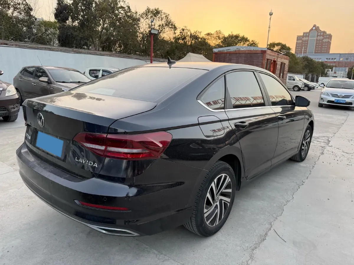 2022 Bestune B70 2.0T 224HP L4 6AT,autocango,china used car exporter,china ev exporter,chinese used car exporter,chinese used ev exporter