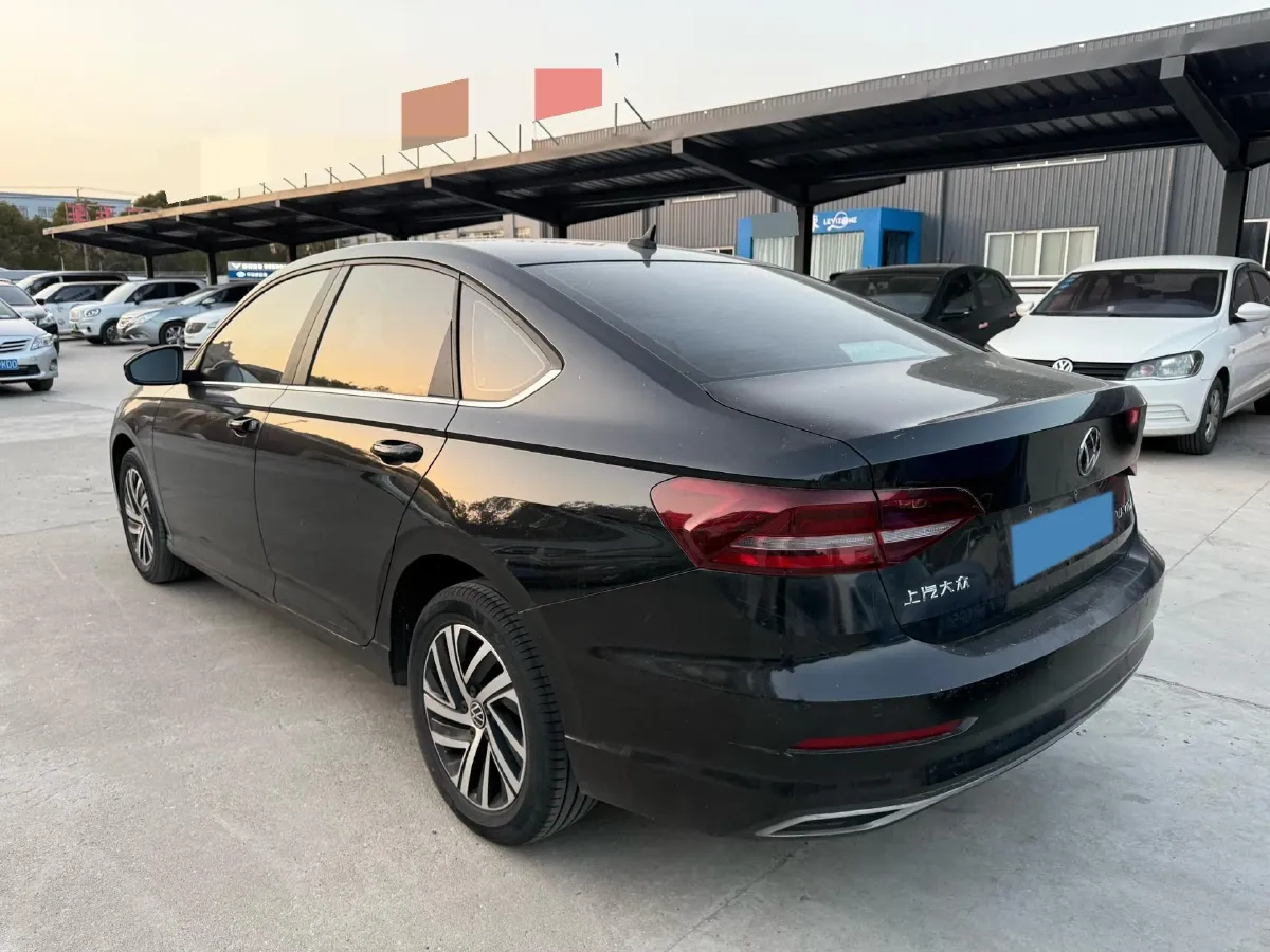 2022 Bestune B70 2.0T 224HP L4 6AT,autocango,china used car exporter,china ev exporter,chinese used car exporter,chinese used ev exporter