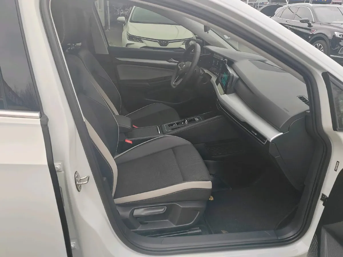 2023 Volkswagen Golf 1.4T 150HP L4 7DCT,autocango,china used car exporter,china ev exporter,chinese used car exporter,chinese used ev exporter