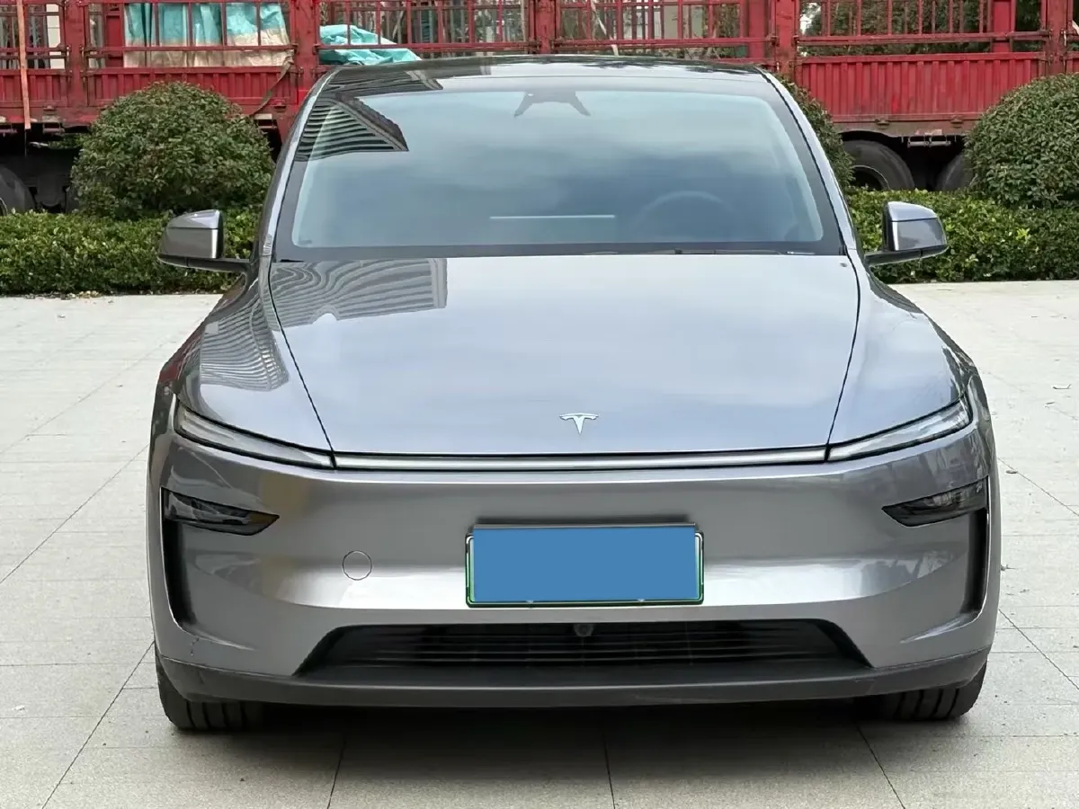 2025 Tesla Model Y BEV 62.5KWH,autocango,china used car exporter,china ev exporter,chinese used car exporter,chinese used ev exporter