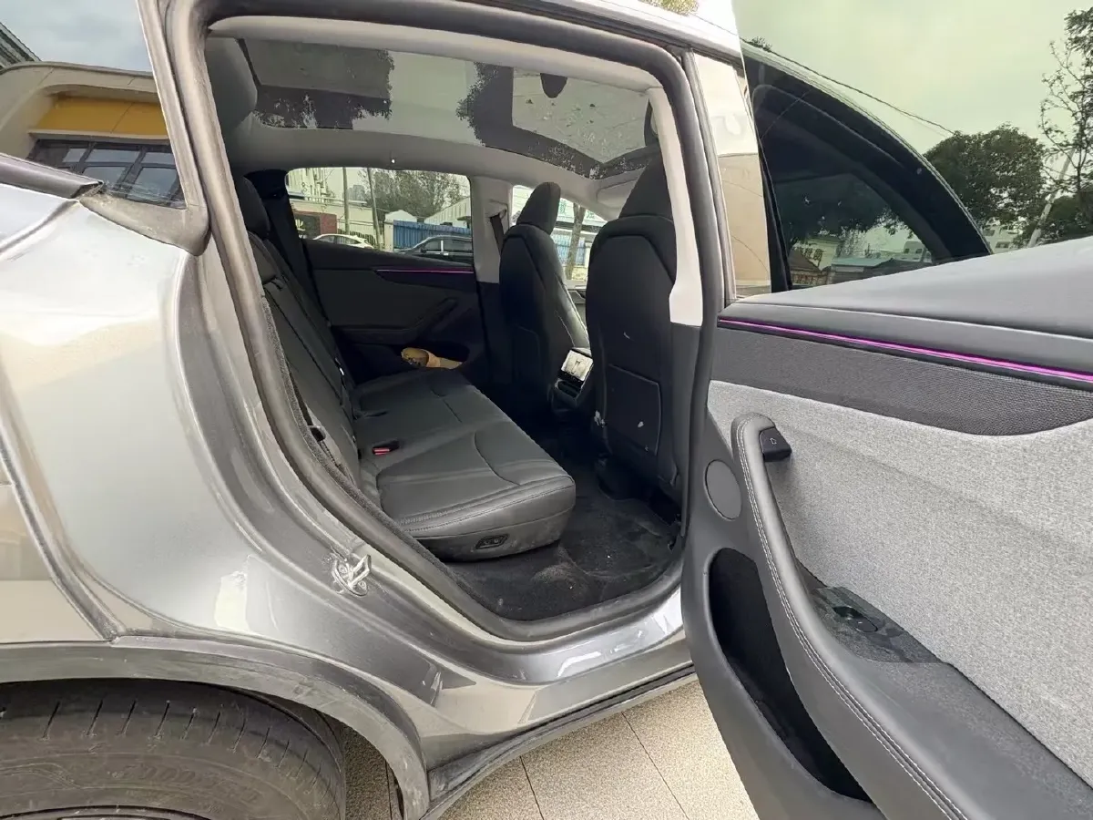 2025 Tesla Model Y BEV 62.5KWH,autocango,china used car exporter,china ev exporter,chinese used car exporter,chinese used ev exporter