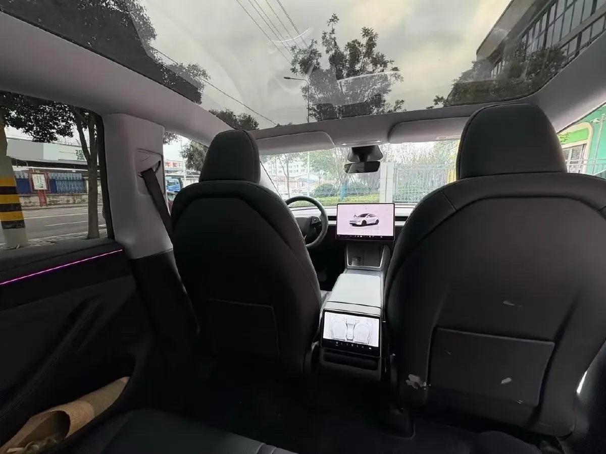 2025 Tesla Model Y BEV 62.5KWH,autocango,china used car exporter,china ev exporter,chinese used car exporter,chinese used ev exporter