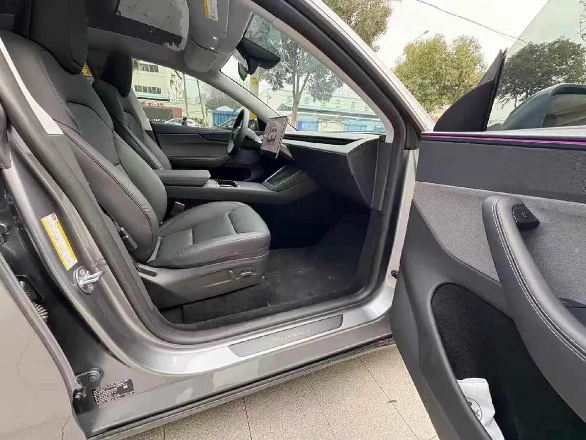 2025 Tesla Model Y BEV 62.5KWH,autocango,china used car exporter,china ev exporter,chinese used car exporter,chinese used ev exporter