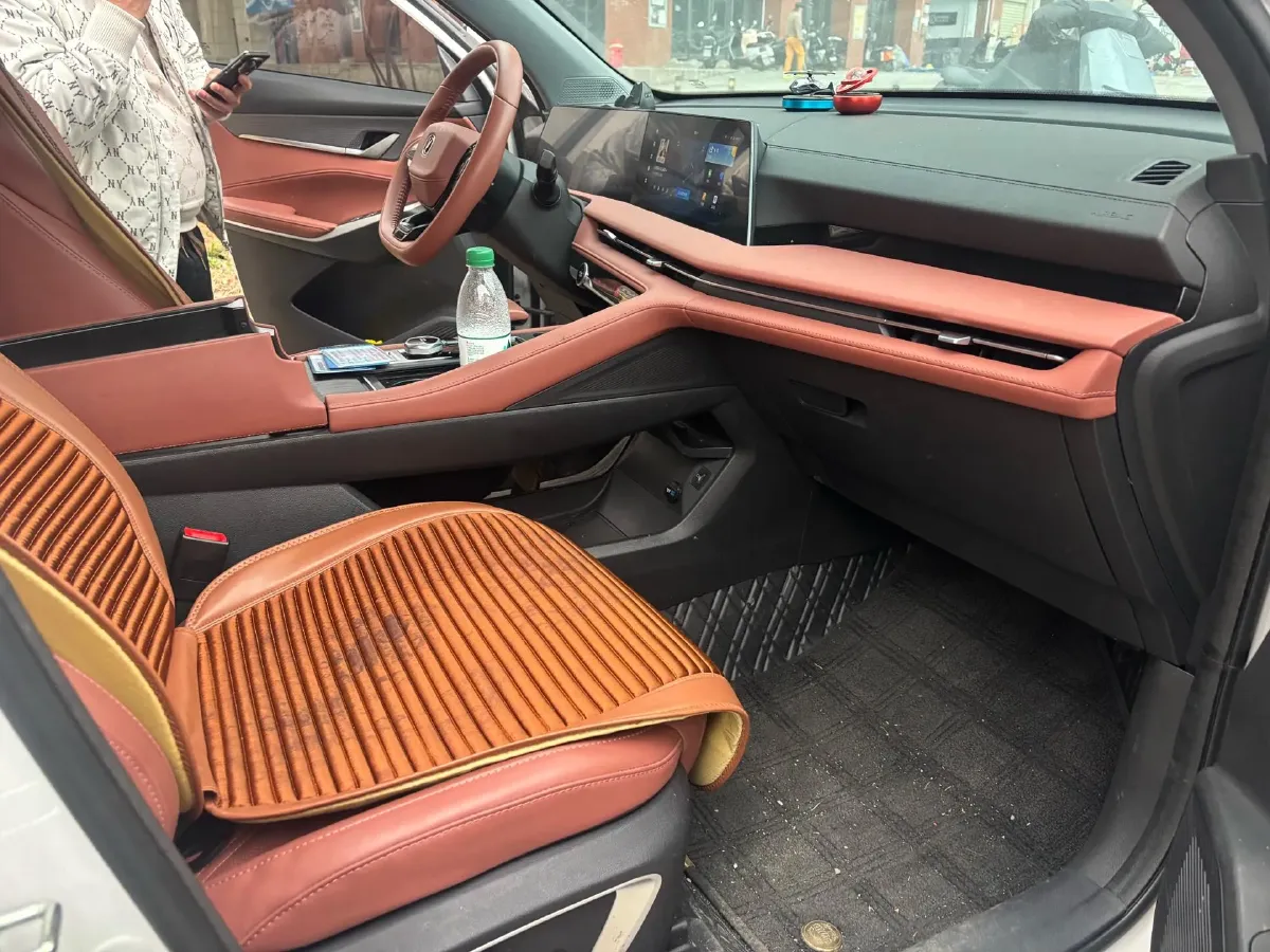 2024 ChangAn CS75 1.5T 188HP L4 7DCT,autocango,china used car exporter,china ev exporter,chinese used car exporter,chinese used ev exporter