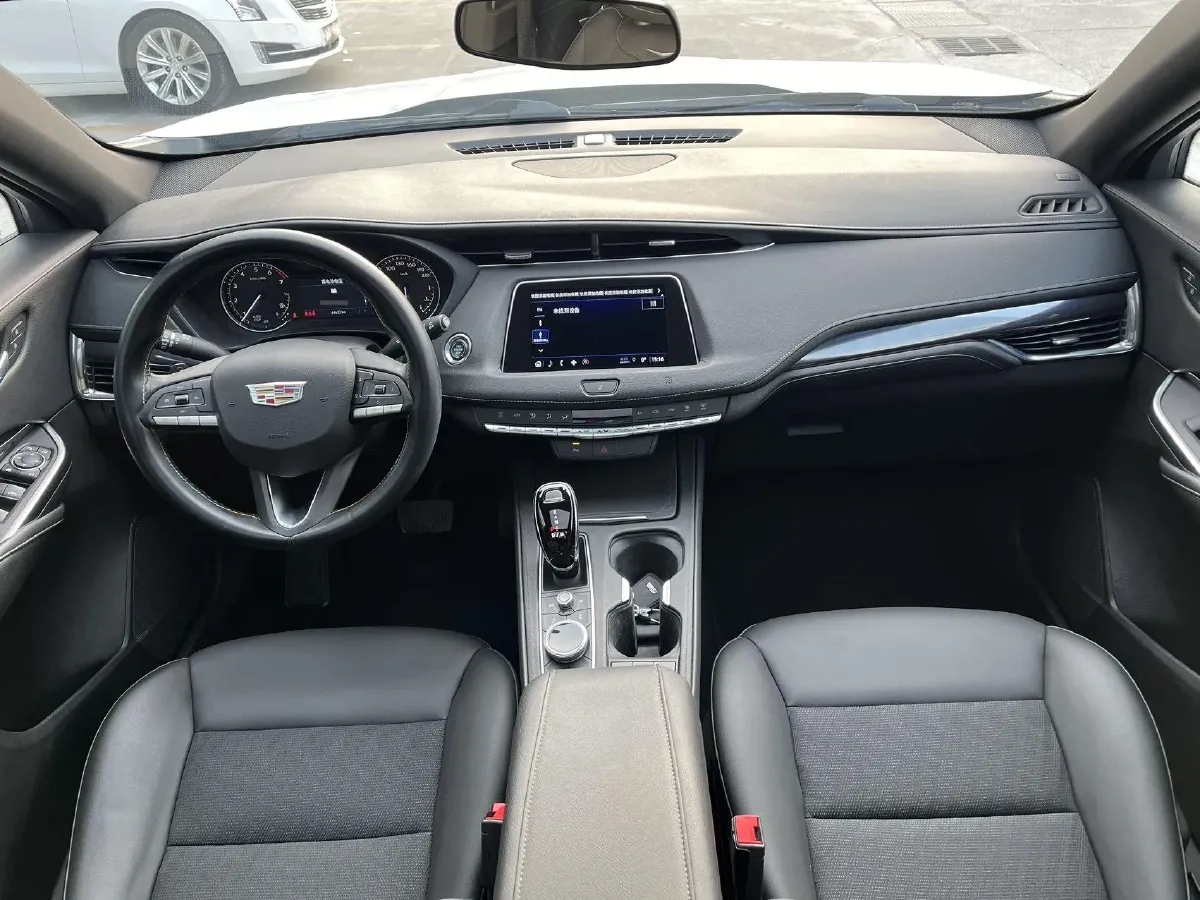 2021 Cadillac XT4 2.0T 237HP L4 9AT,autocango,china used car exporter,china ev exporter,chinese used car exporter,chinese used ev exporter