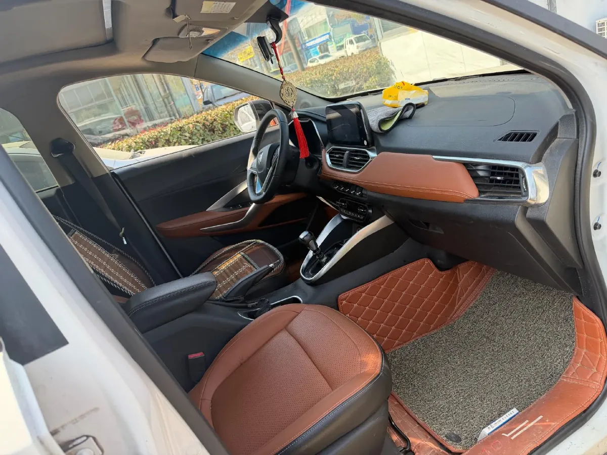 2017 BaoJun 510 1.5L 112HP L4 6MT,autocango,china used car exporter,china ev exporter,chinese used car exporter,chinese used ev exporter