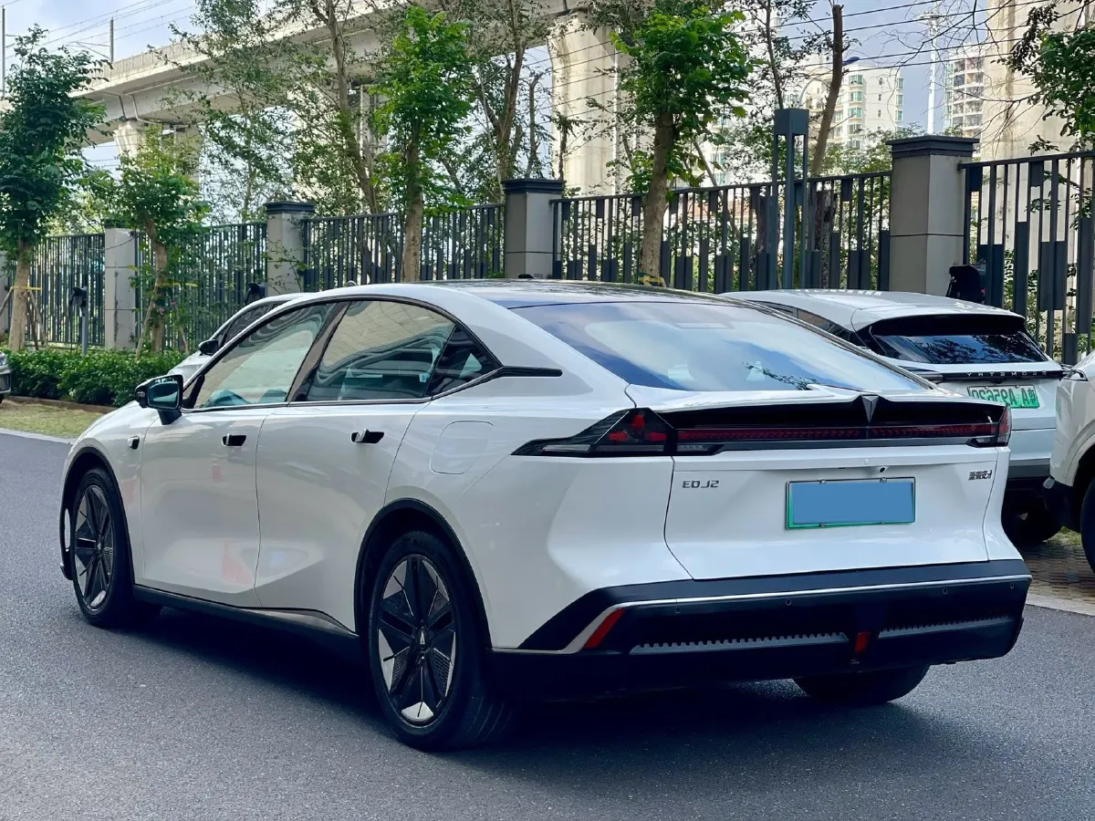 2022 DongFeng Forthing LingZhi EV BEV 68.4KWH,autocango,china used car exporter,china ev exporter,chinese used car exporter,chinese used ev exporter