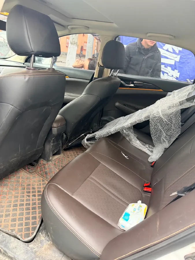 2019 ChangAn Eado DT 1.6L 125HP L4 5MT,autocango,china used car exporter,china ev exporter,chinese used car exporter,chinese used ev exporter