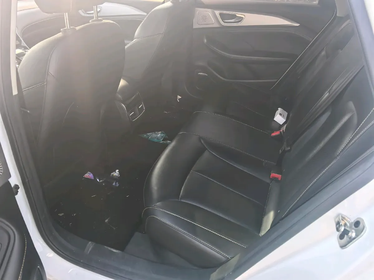 2019 Roewe i6 1.5T 169HP L4 AMT PHEV 9.1KWH,autocango,china used car exporter,china ev exporter,chinese used car exporter,chinese used ev exporter