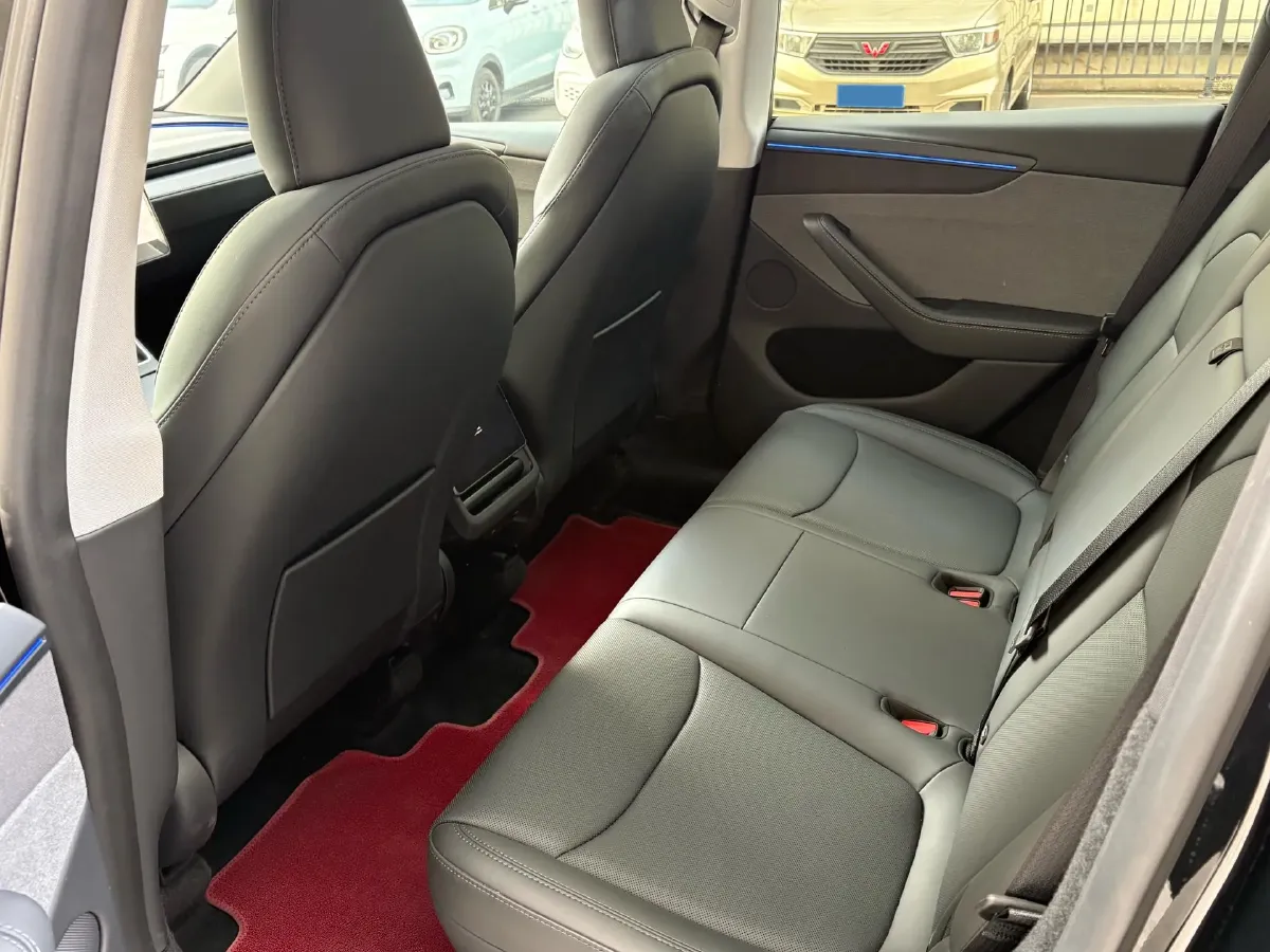 2025 Tesla Model Y BEV 62.5KWH,autocango,china used car exporter,china ev exporter,chinese used car exporter,chinese used ev exporter