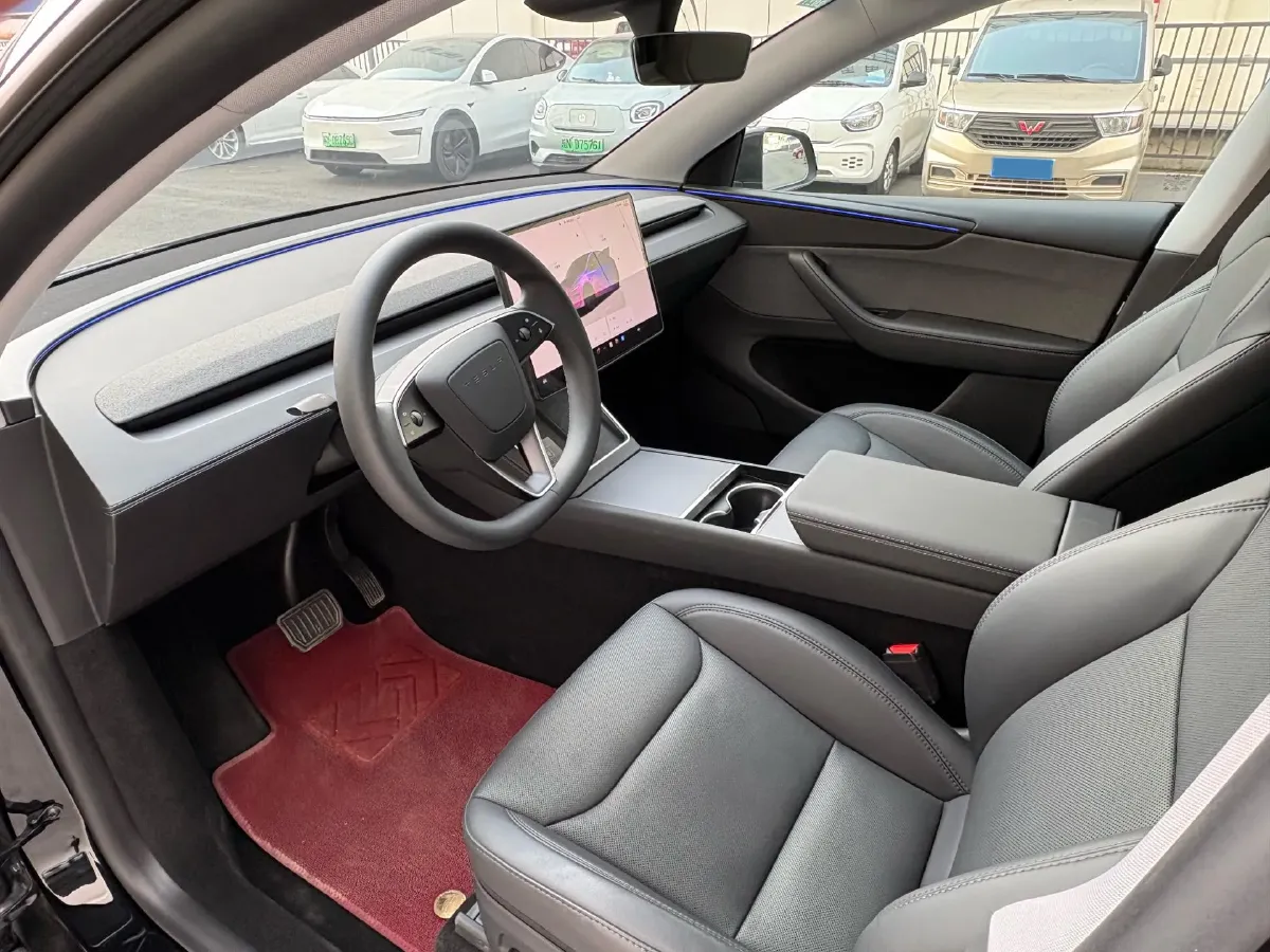 2025 Tesla Model Y BEV 62.5KWH,autocango,china used car exporter,china ev exporter,chinese used car exporter,chinese used ev exporter