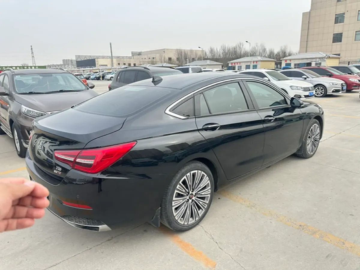 2022 HongQi H5 1.5T 169HP L4 7DCT,autocango,china used car exporter,china ev exporter,chinese used car exporter,chinese used ev exporter