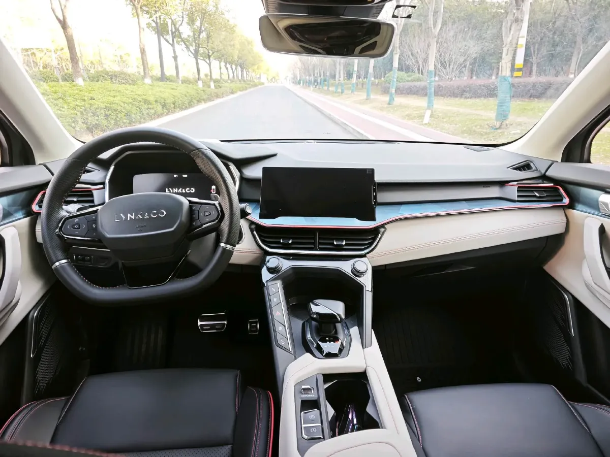 2020 LYNK&CO 06 1.5T 177HP L3 7DCT,autocango,china used car exporter,china ev exporter,chinese used car exporter,chinese used ev exporter