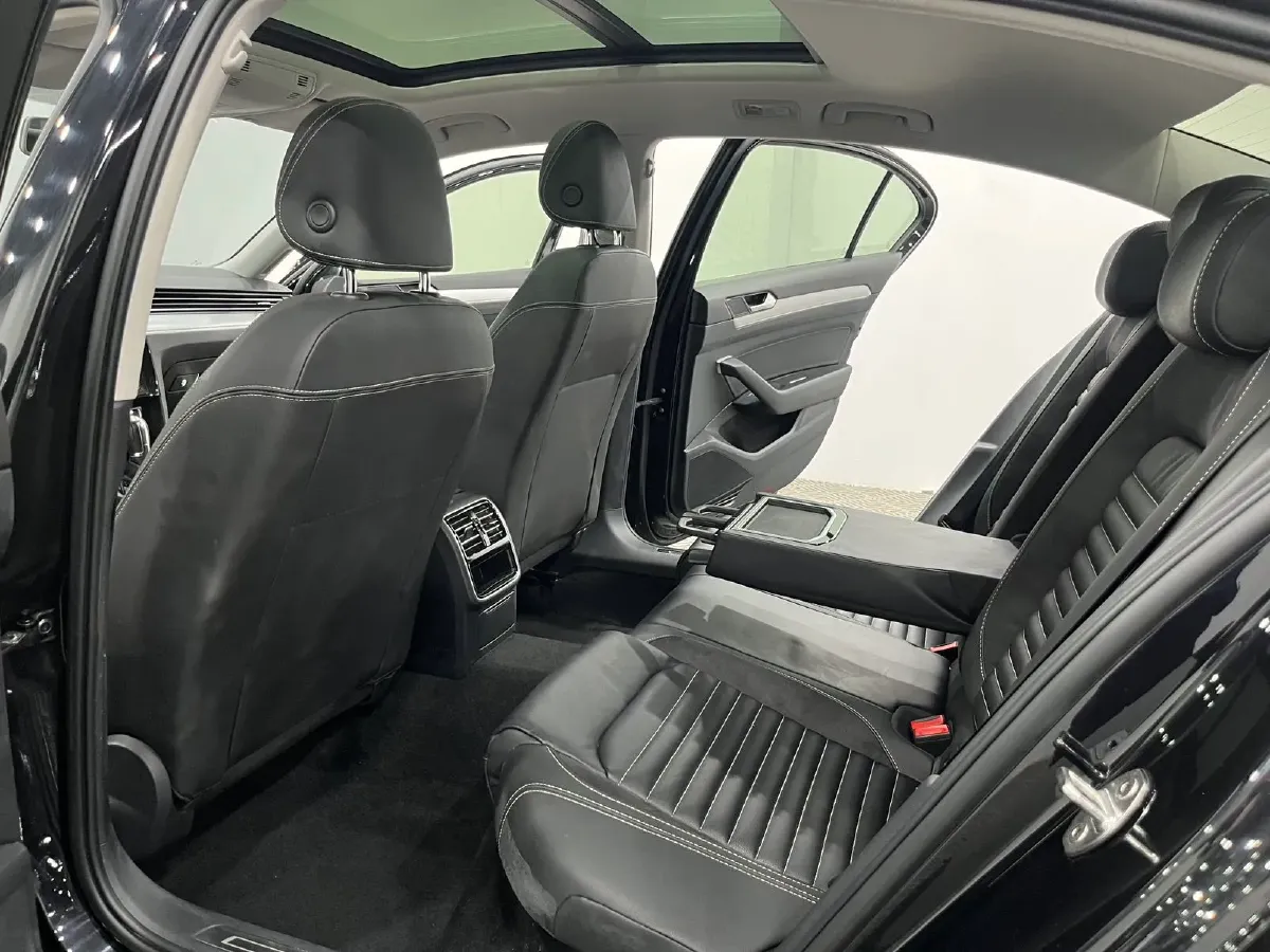 2020 Volkswagen Magotan 1.4T 150HP L4 7DCT,autocango,china used car exporter,china ev exporter,chinese used car exporter,chinese used ev exporter