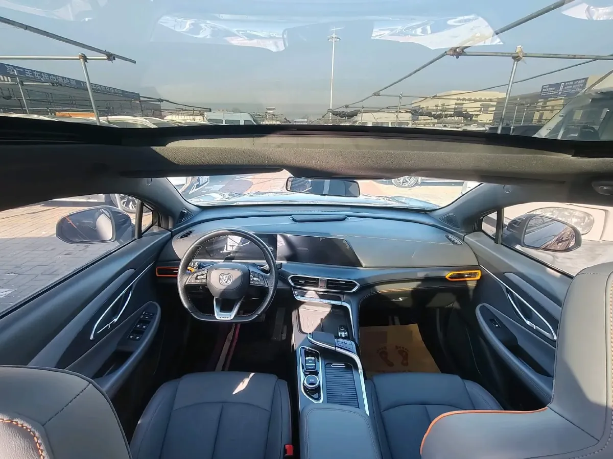 2022 ChangAn UNI-T 1.5T 188HP L4 7DCT,autocango,china used car exporter,china ev exporter,chinese used car exporter,chinese used ev exporter