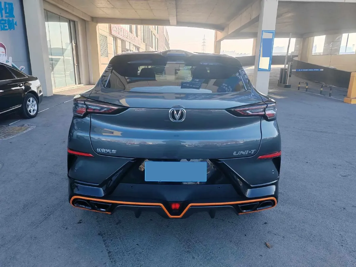 2022 ChangAn UNI-T 1.5T 188HP L4 7DCT,autocango,china used car exporter,china ev exporter,chinese used car exporter,chinese used ev exporter