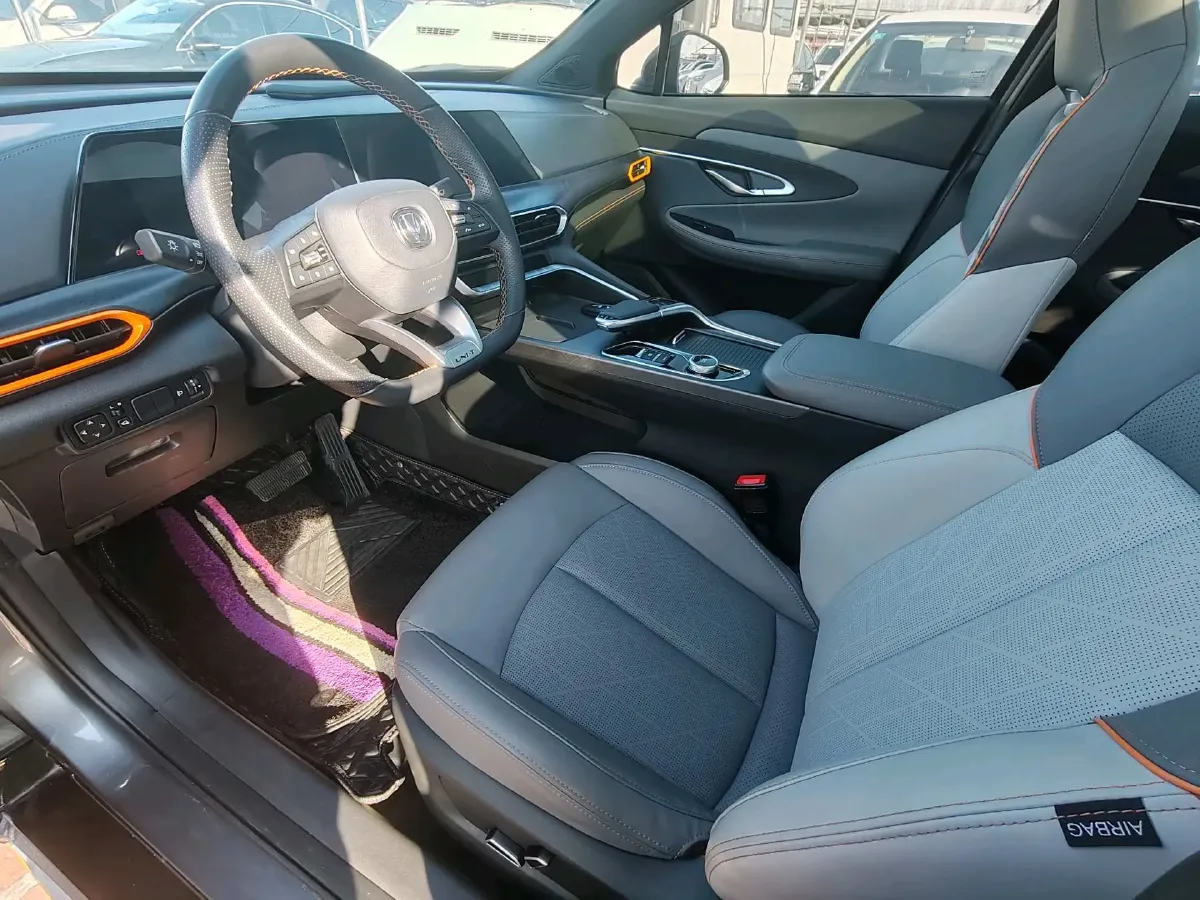 2022 ChangAn UNI-T 1.5T 188HP L4 7DCT,autocango,china used car exporter,china ev exporter,chinese used car exporter,chinese used ev exporter