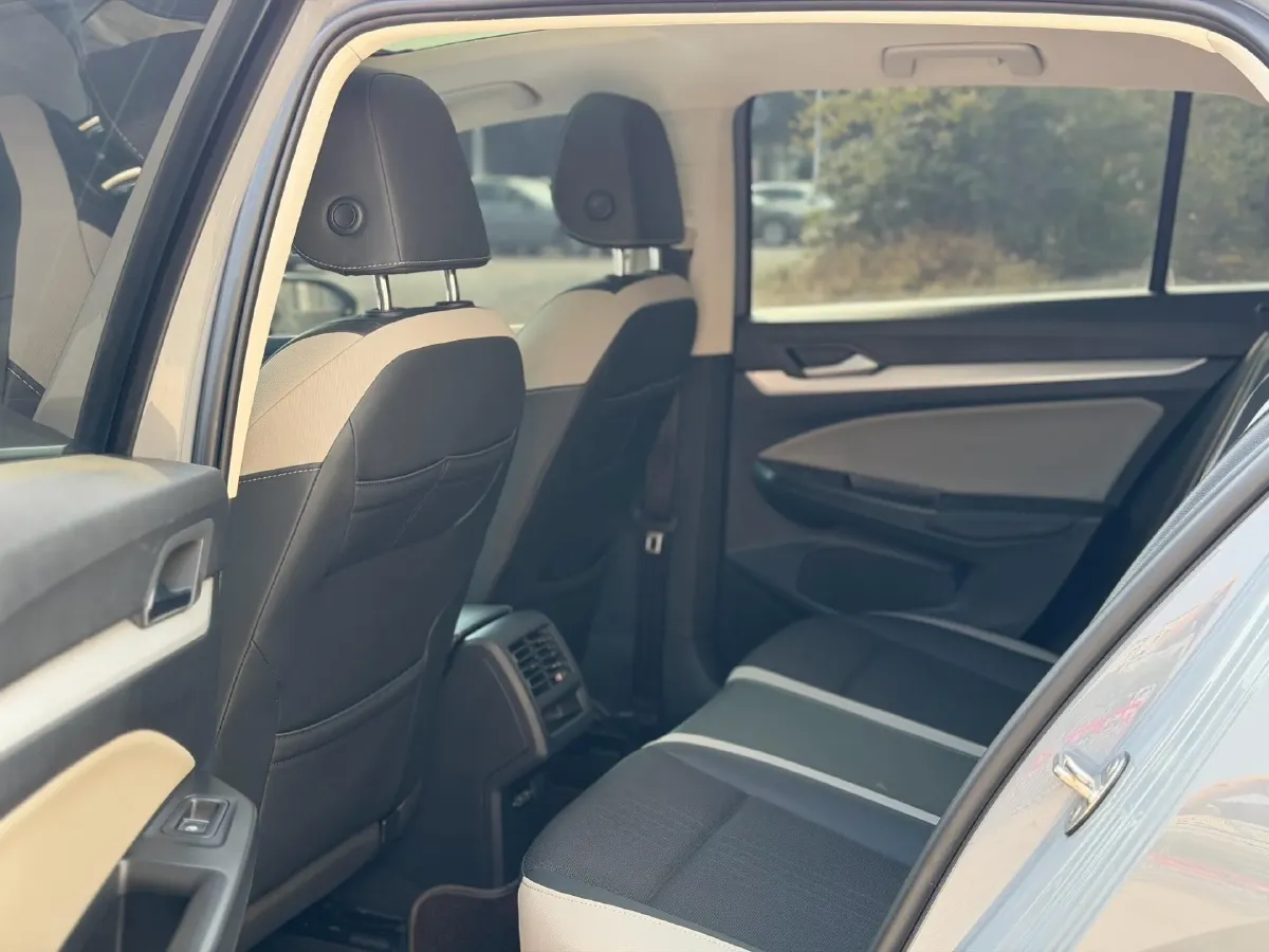 2021 Volkswagen Golf 1.4T 150HP L4 7DCT,autocango,china used car exporter,china ev exporter,chinese used car exporter,chinese used ev exporter