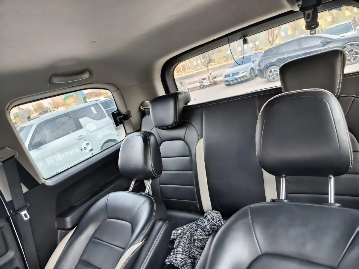 2020 WuLing HongGuang Plus 1.5L 99HP L4 6MT,autocango,china used car exporter,china ev exporter,chinese used car exporter,chinese used ev exporter