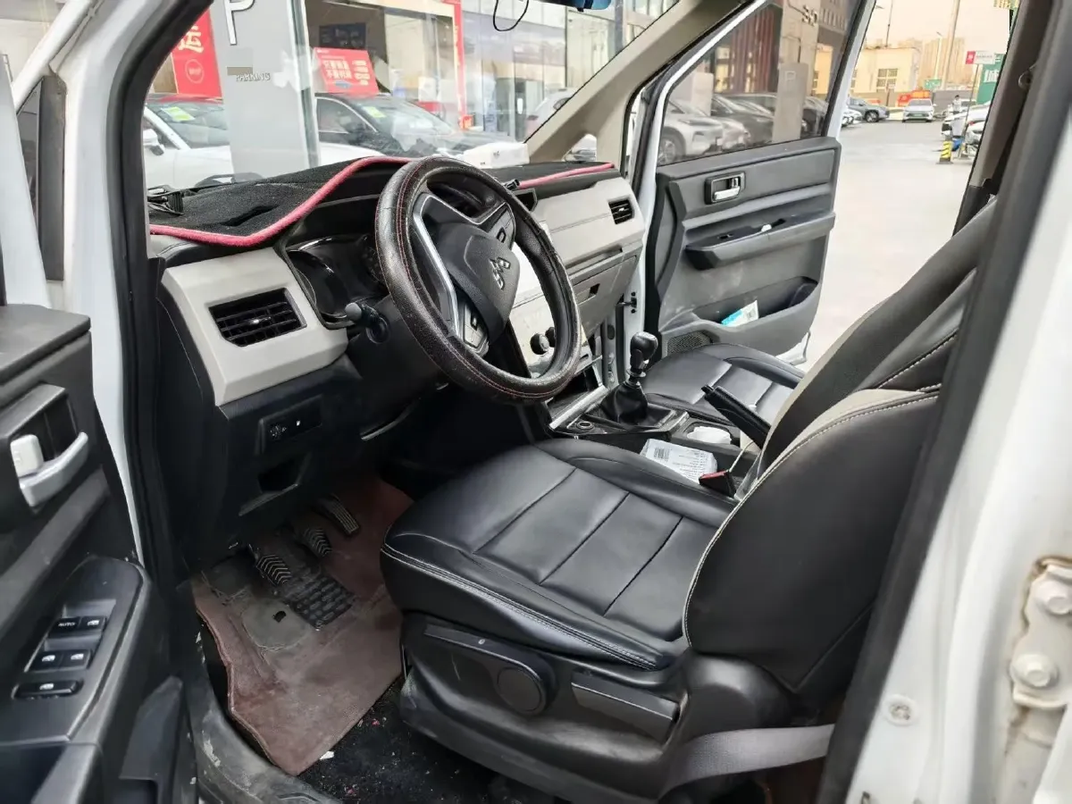 2020 WuLing HongGuang Plus 1.5L 99HP L4 6MT,autocango,china used car exporter,china ev exporter,chinese used car exporter,chinese used ev exporter