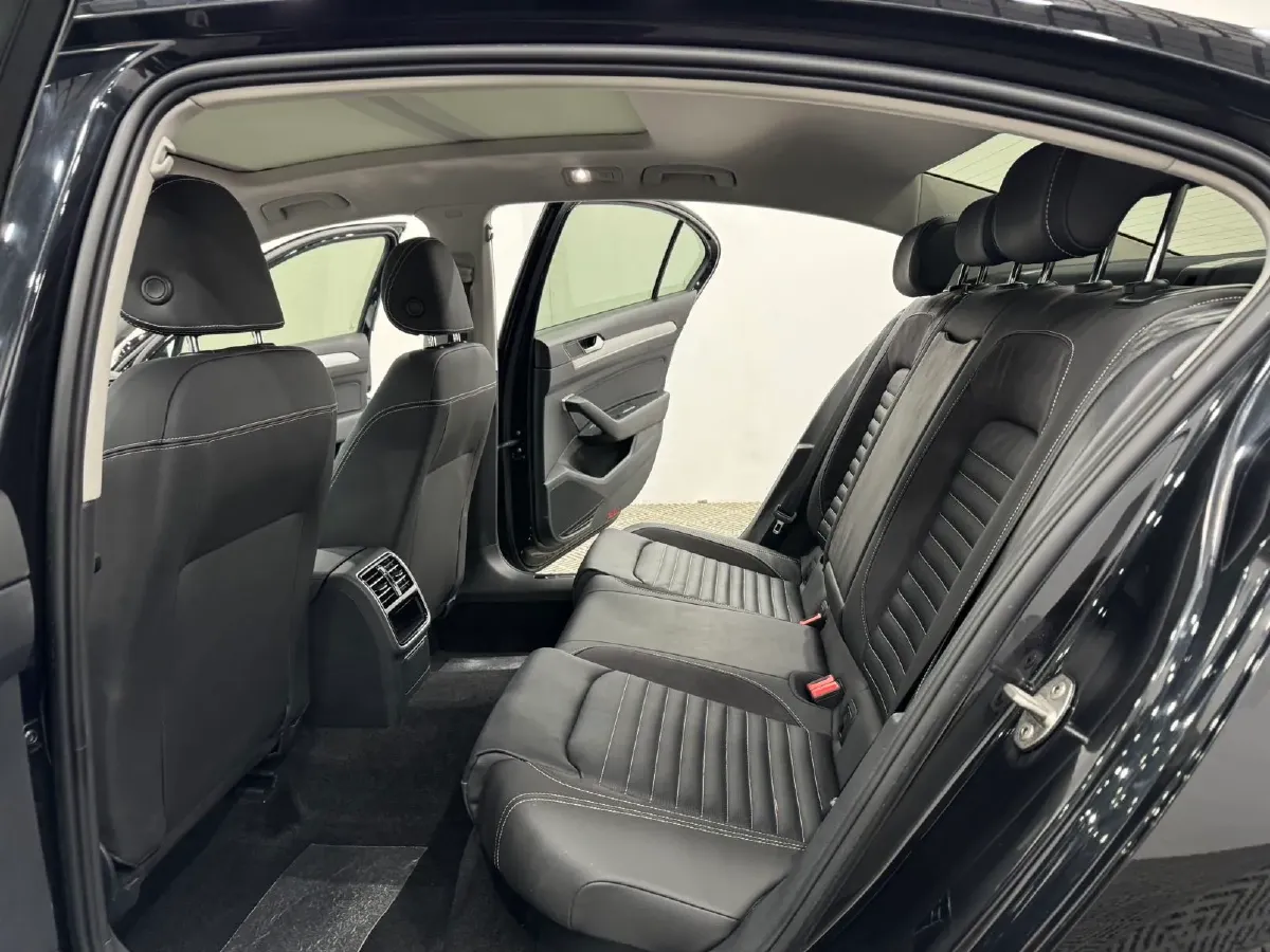 2020 Volkswagen Magotan 1.4T 150HP L4 7DCT,autocango,china used car exporter,china ev exporter,chinese used car exporter,chinese used ev exporter