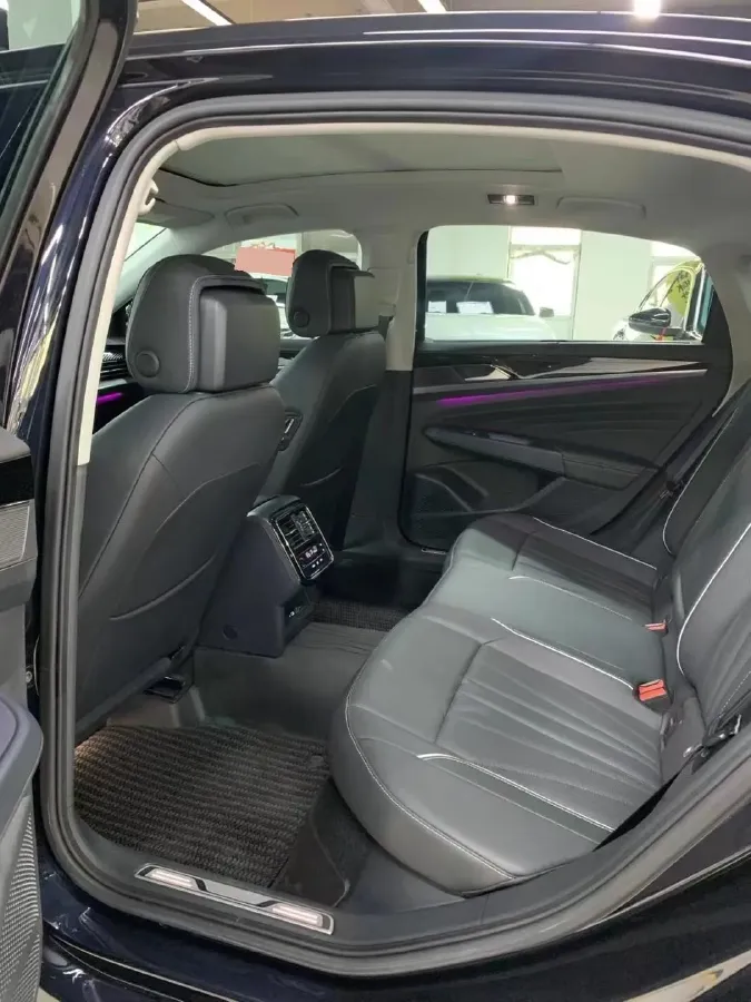 2022 Xpeng P7 BEV 60.2KWH,autocango,china used car exporter,china ev exporter,chinese used car exporter,chinese used ev exporter