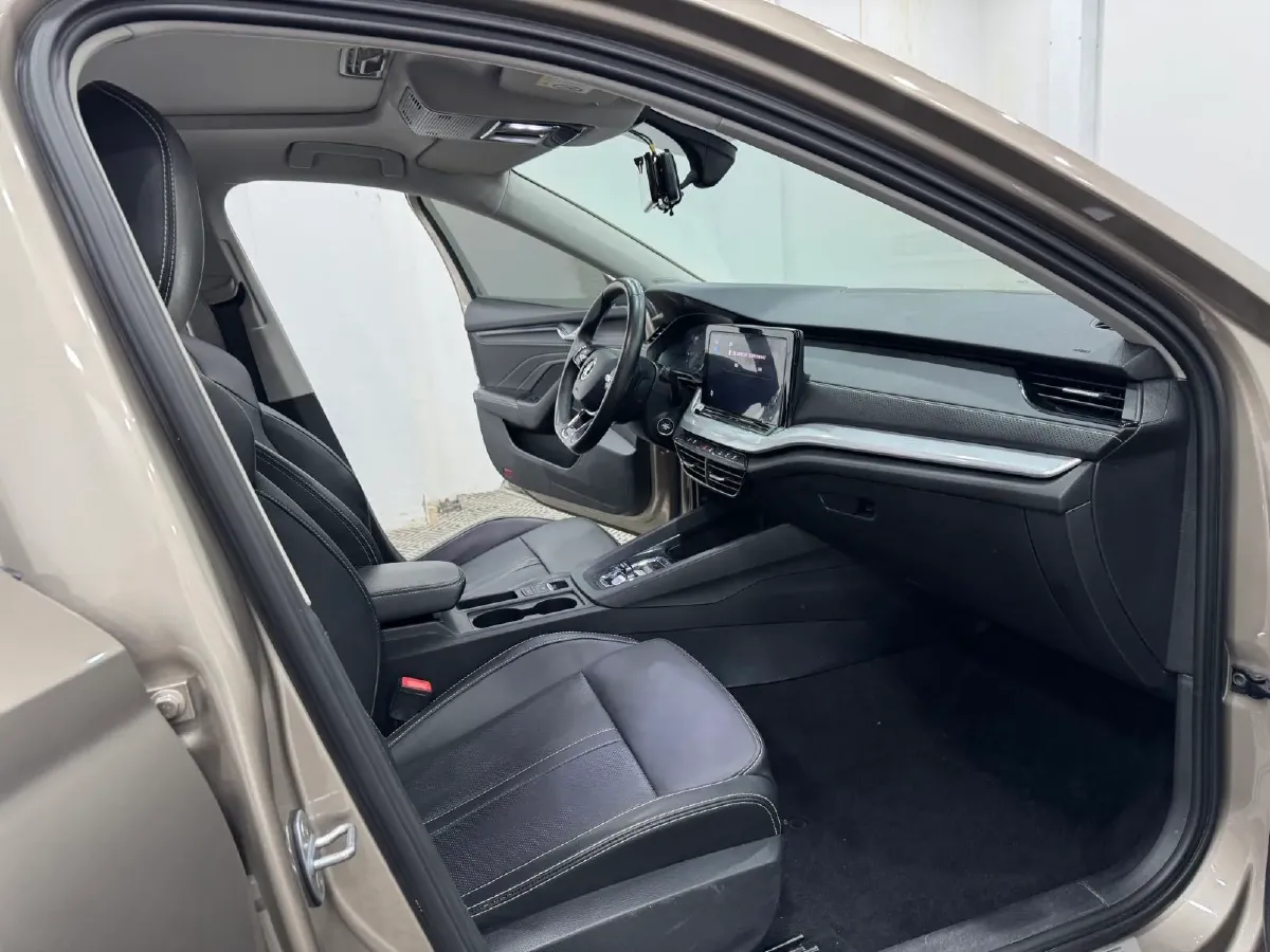 2022 Skoda Octavia 1.4T 150HP L4 7DCT,autocango,china used car exporter,china ev exporter,chinese used car exporter,chinese used ev exporter