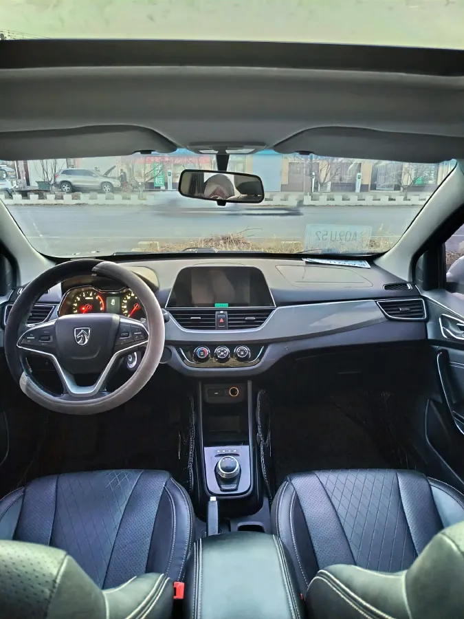 2018 BaoJun 360 1.5L 112HP L4 6MT,autocango,china used car exporter,china ev exporter,chinese used car exporter,chinese used ev exporter