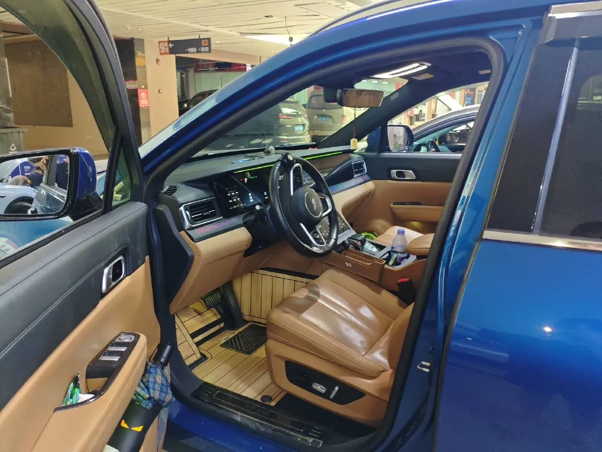 2020 Li ONE Range Extended 131HP REEV 40.5KWH,autocango,china used car exporter,china ev exporter,chinese used car exporter,chinese used ev exporter