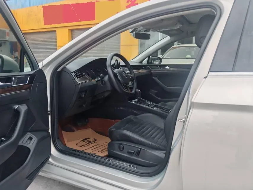 2018 Volkswagen Magotan 1.8T 180HP L4 7DCT,autocango,china used car exporter,china ev exporter,chinese used car exporter,chinese used ev exporter