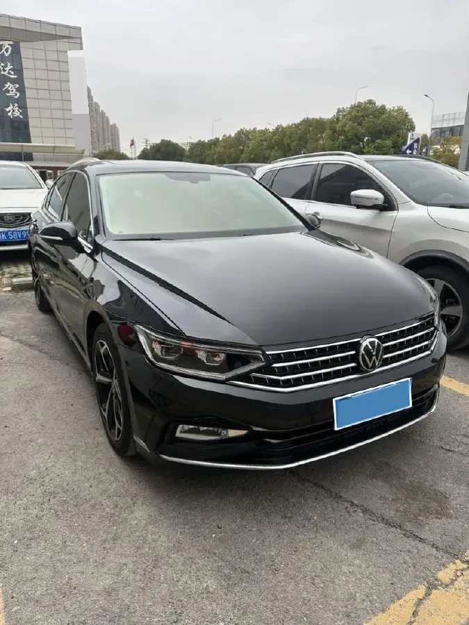 2023 Volkswagen Magotan 1.4T 150HP L4 7DCT,autocango,china used car exporter,china ev exporter,chinese used car exporter,chinese used ev exporter
